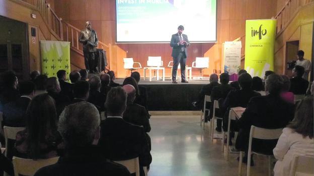 La Región de Murcia extiende en Madrid una «alfombra roja» a los inversores