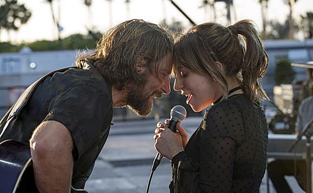 Bradley Cooper y Lady Gaga en 'Ha nacido una estrella'. 