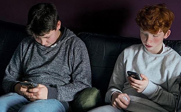 ¿Matan los móviles la lectura?