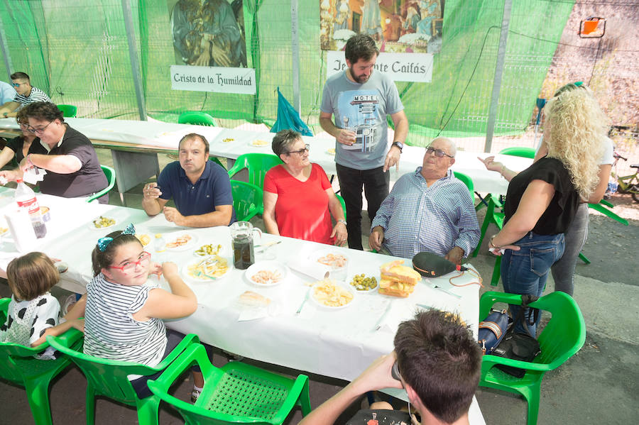 Más de un millar de personas asisten a la jornada de convivencia de la Cofradía en el campus de Espinardo