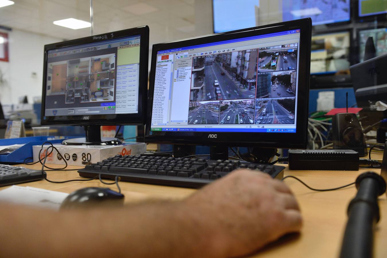 Ya han comenzado a funcionar, en fase de pruebas, las quince videocámaras que controlan el día a día en el barrio del Carmen de Murcia.