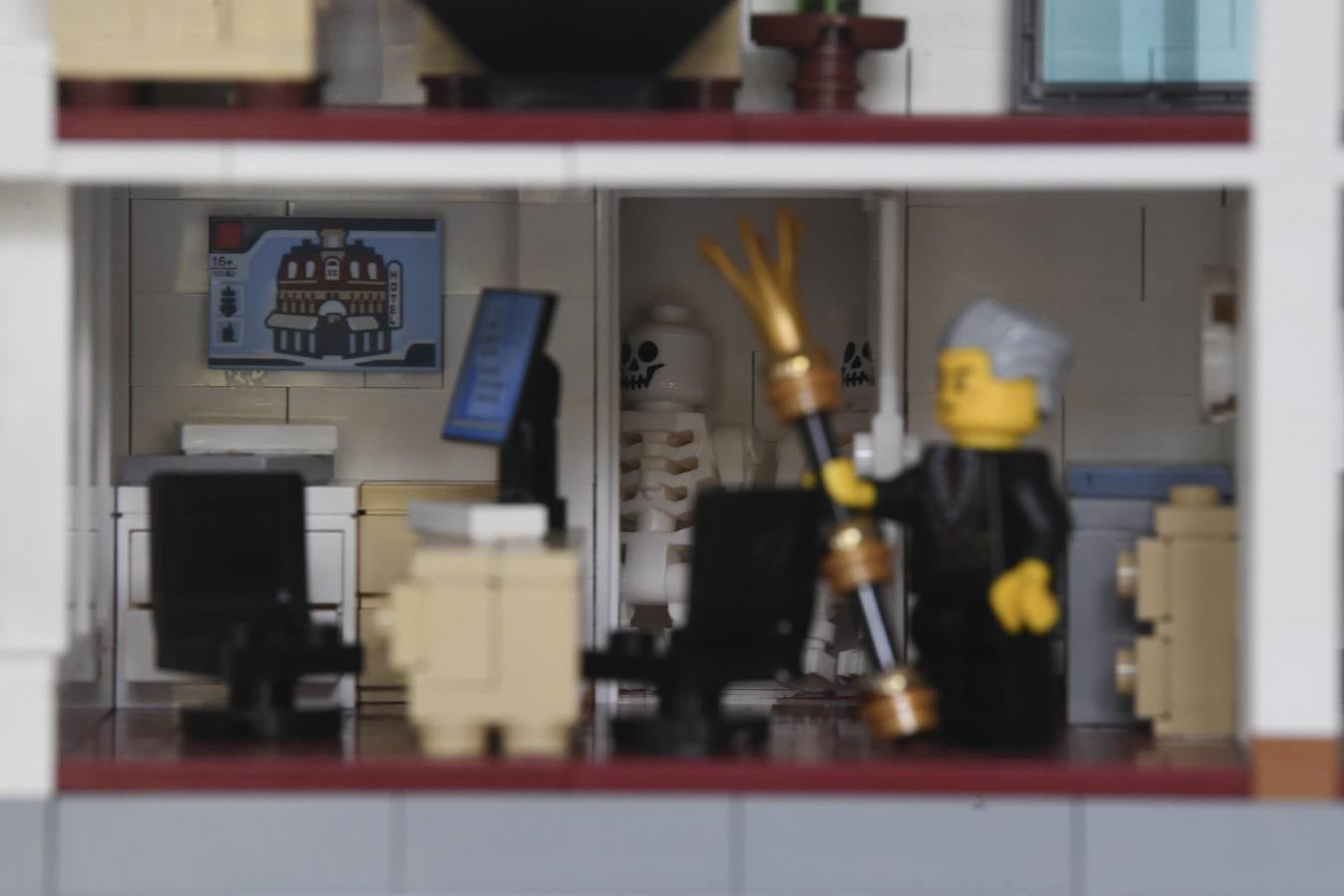 Varias escenas recreadas con fichas de Lego de la Casa del Parlamento, en Canberra (Australia), que celebra con esta peculiar exposición su 30 aniversario.