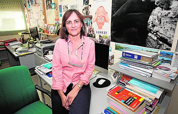 Paz Prendes, en su despacho de la Universidad de Murcia. 