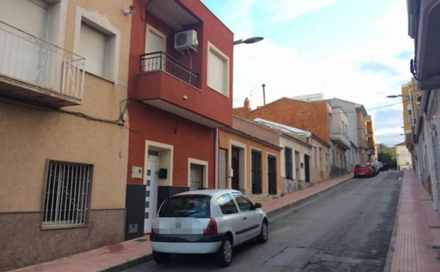 Un vecino de Molina de Segura intenta matar a su mujer y luego se suicida