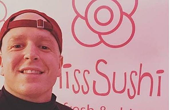 Álex Lequio vuelve a España después de terminar su tratamiento contra el cáncer