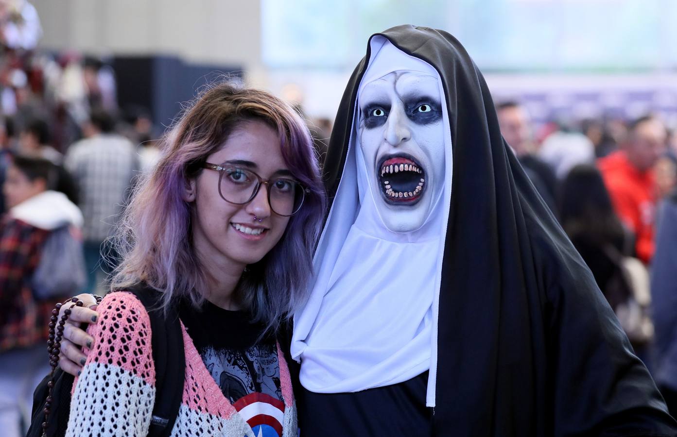 Participantes de la décima edición del Salón del Ocio y la Fantasía (SOFA) lucen sus disfraces en Bogotá (Colombia). 