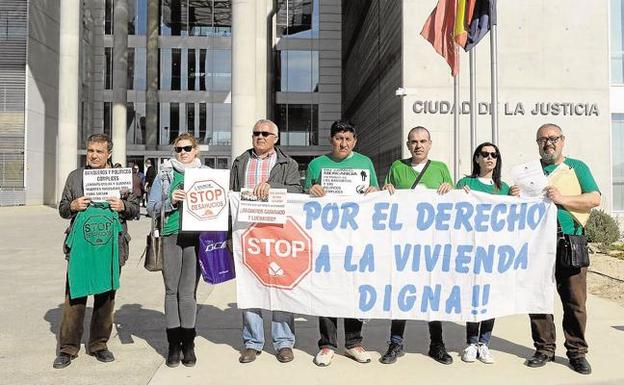 Integrantes de la PAH de la Región durante una protesta. 