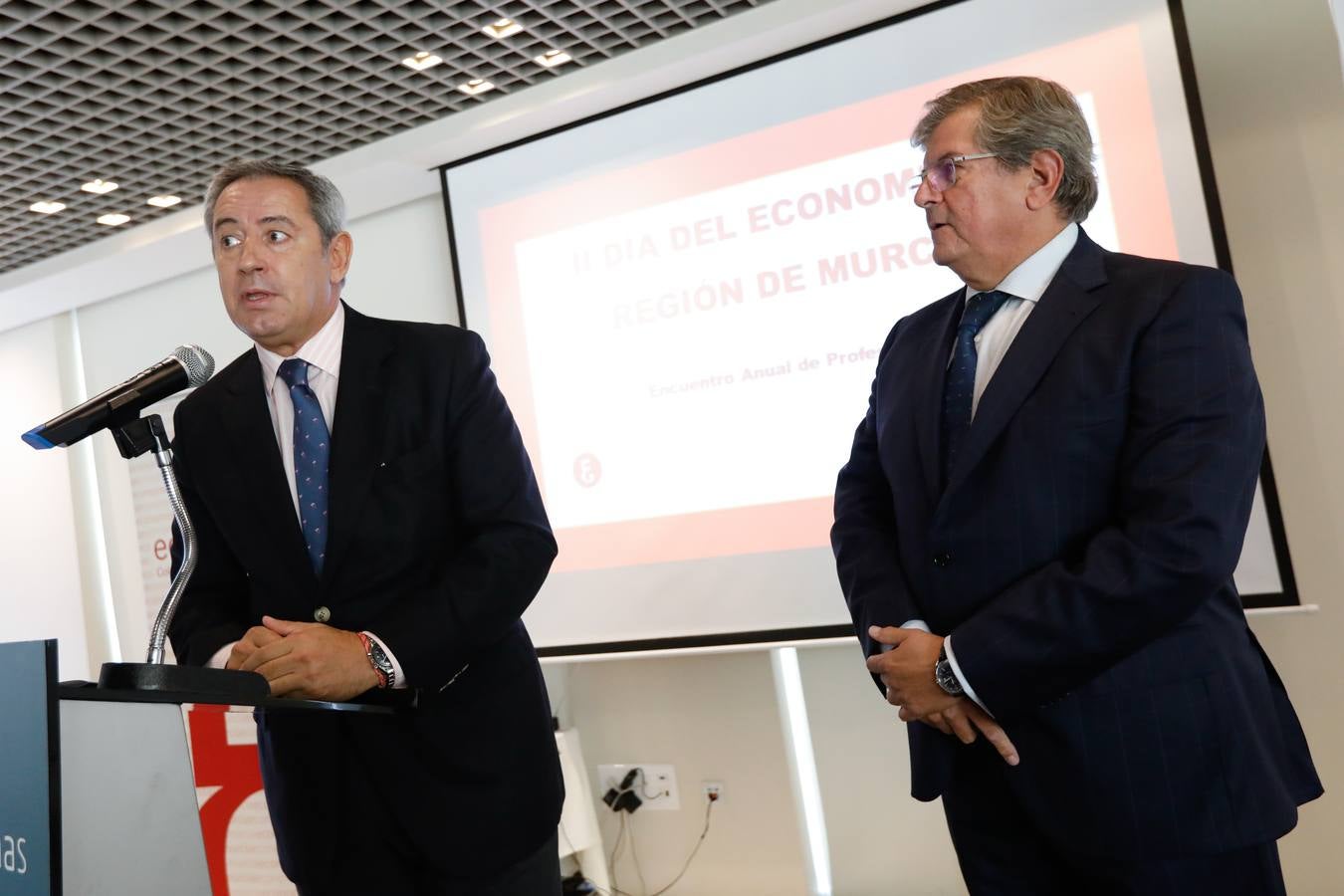 El profesor del IE Business School, que disertó ante 300 economistas, aboga por que las comunidades puedan tener «poder de decisión» tributario para atraer inversiones