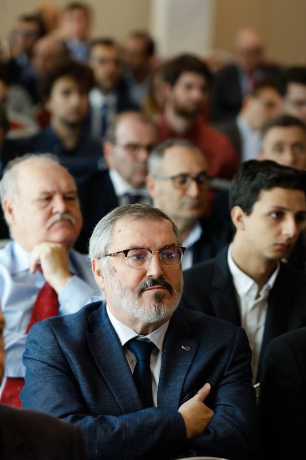 El profesor del IE Business School, que disertó ante 300 economistas, aboga por que las comunidades puedan tener «poder de decisión» tributario para atraer inversiones