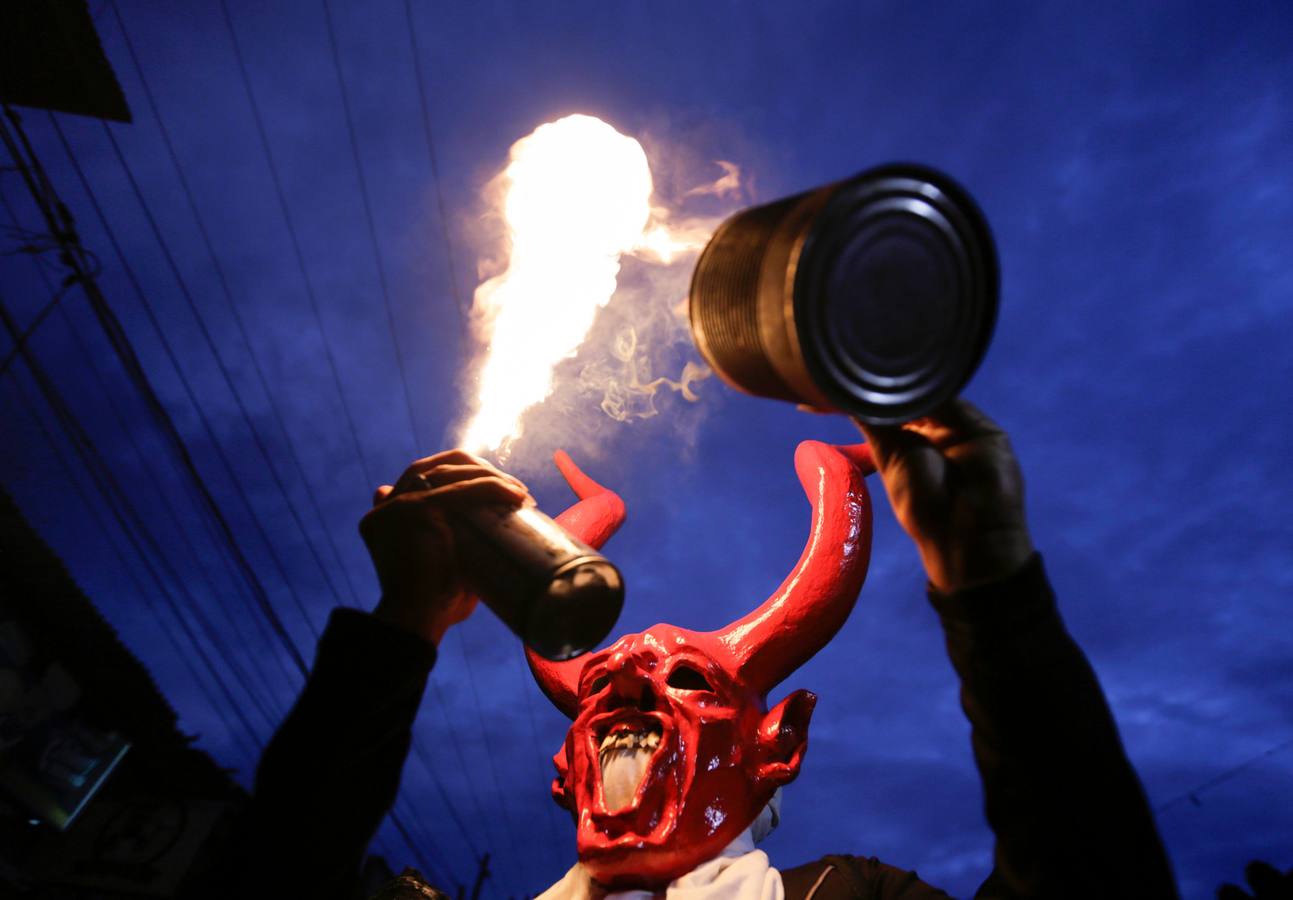 La tradicional fiesta de Los Agüizotes, un carnaval de disfraces terroríficos celebrado en Masaya (Nicaragua), se realizó este año con una disminución de participantes con motivo de las protestas al gobierno de Daniel Ortega.