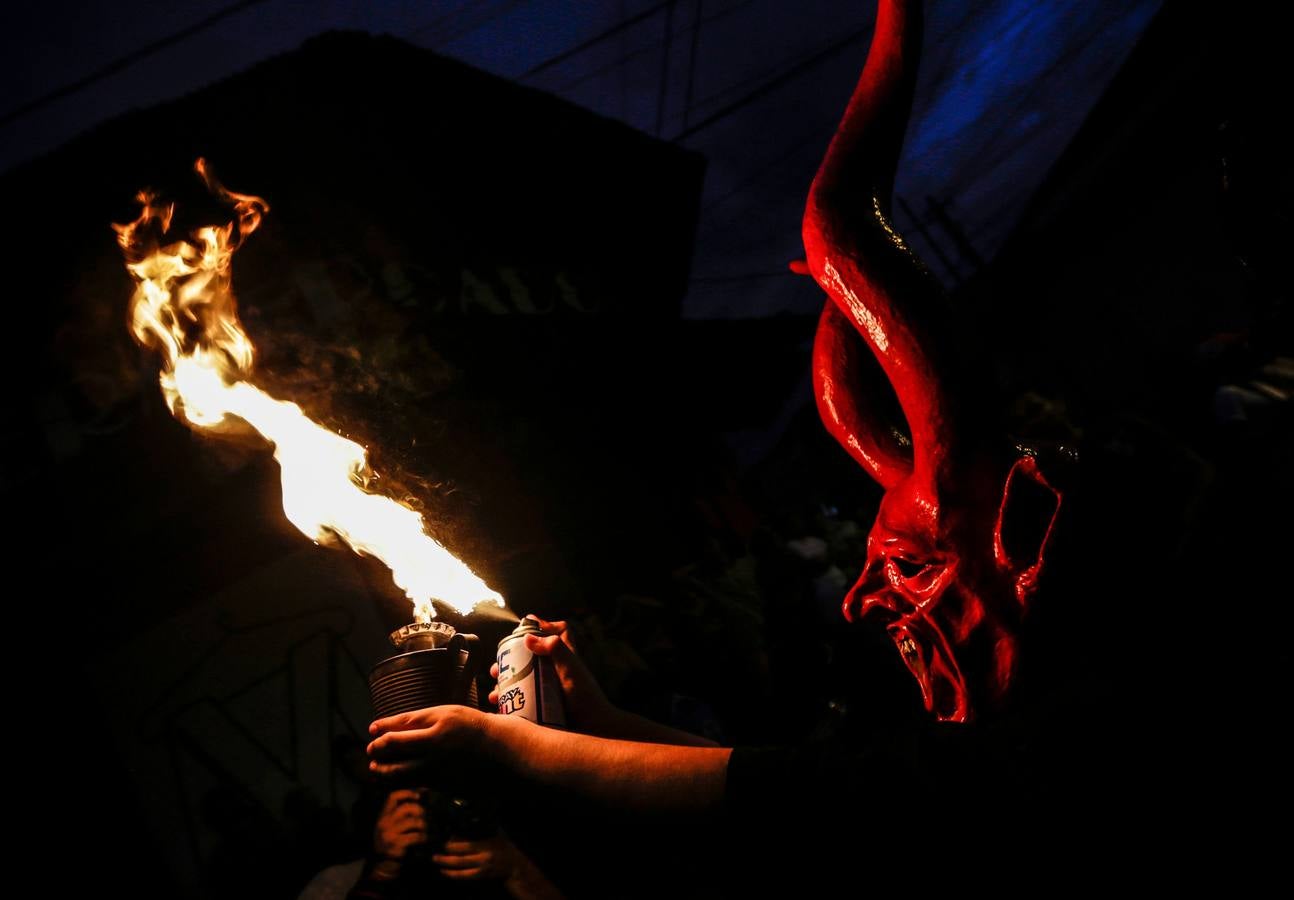 La tradicional fiesta de Los Agüizotes, un carnaval de disfraces terroríficos celebrado en Masaya (Nicaragua), se realizó este año con una disminución de participantes con motivo de las protestas al gobierno de Daniel Ortega.