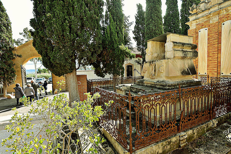 Fotos: El cementerio de Lorca se prepara para Todos los Santos