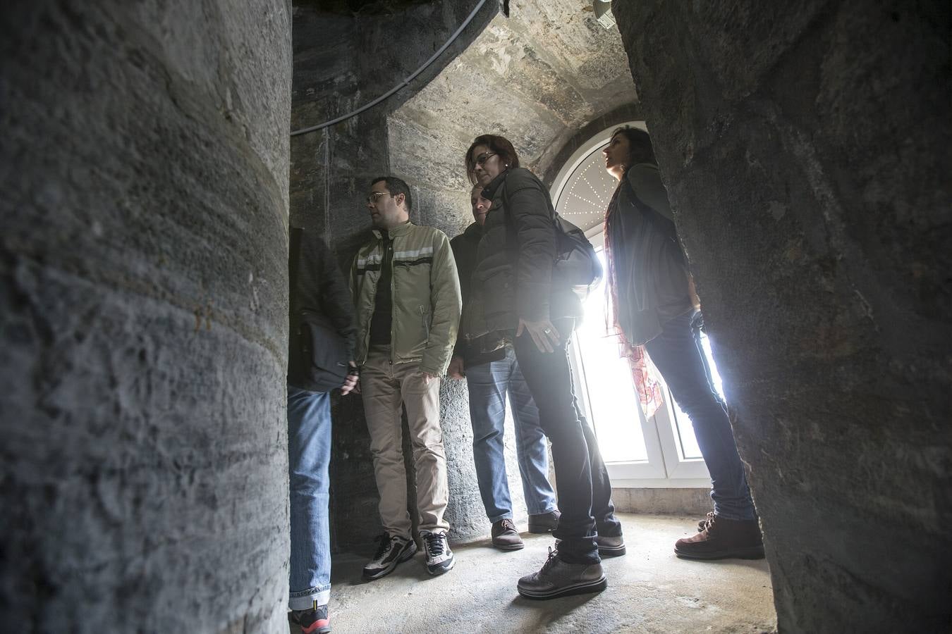 380 personas elegidas por sorteo entre las más de 3.600 solicitantes podrán disfrutar de las visitas al faro de Cabo de Palos, abierto al público por primera vez desde su inauguración en 1865.