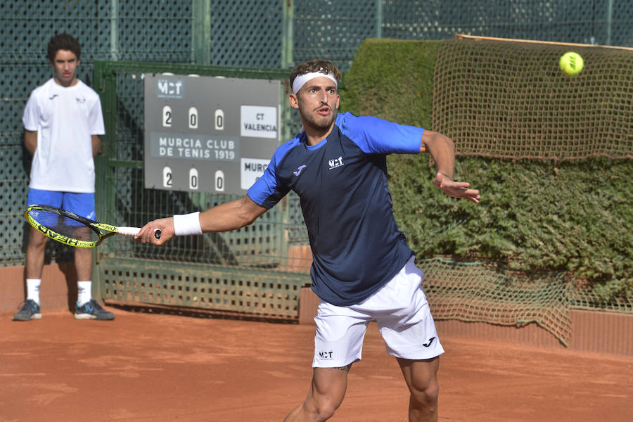 El Club de Tenis Barcino se medirá al Chamartín, mientras que el Club de Tenis Valencia se enfrentará al combinado murciano por un puesto en la final