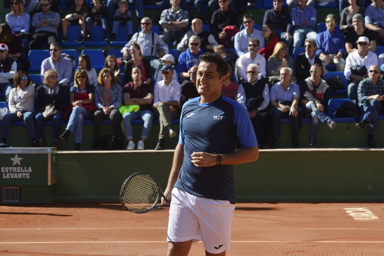 El tenista murciano logro imponerse a Álvaro López (3-6, 6-4, 6-4) en su partido de la final