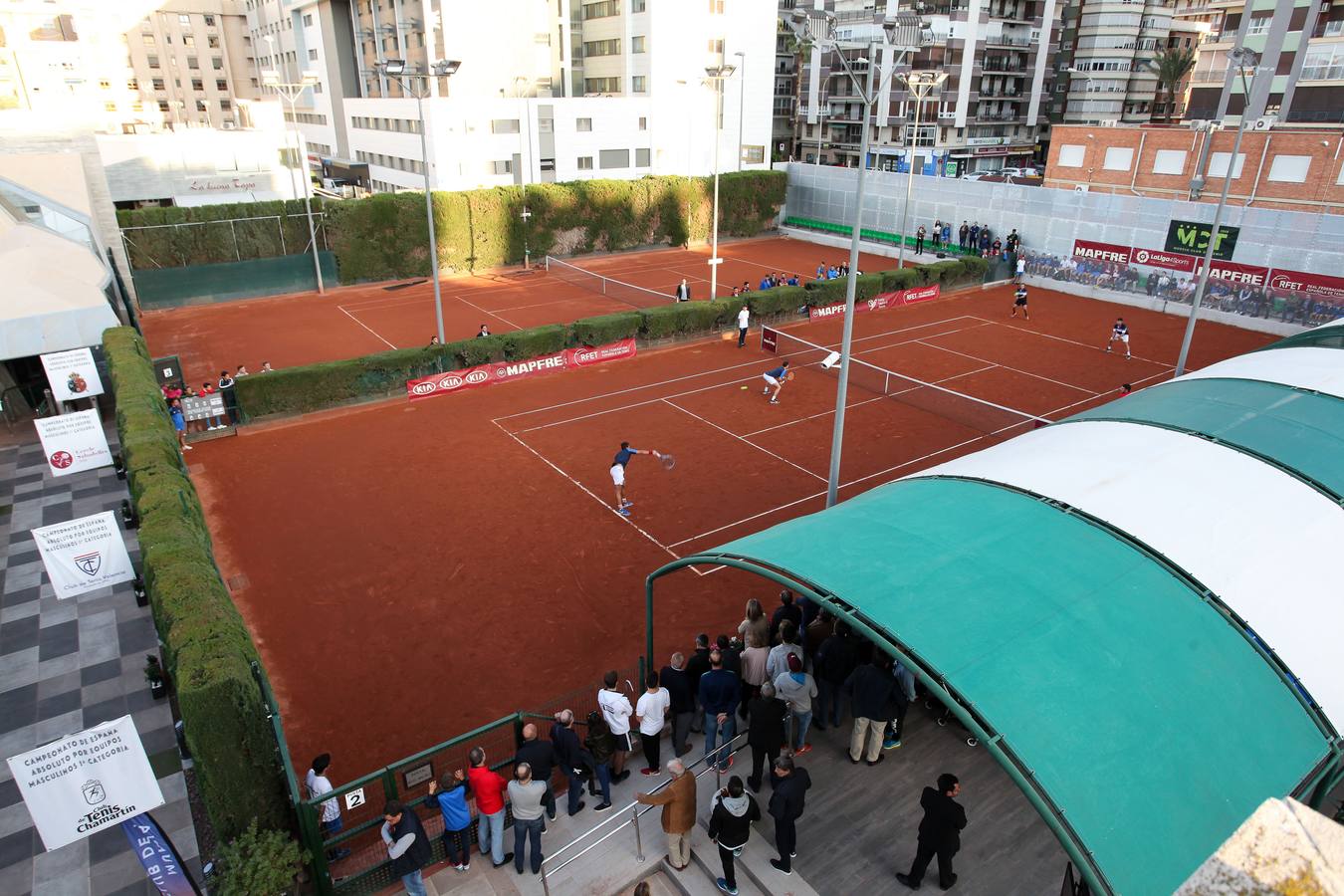 El equipo murciano se impone al Barcino por cuatro victorias a tres y logra hacer historia al conseguir por primera vez el título de campeón nacional