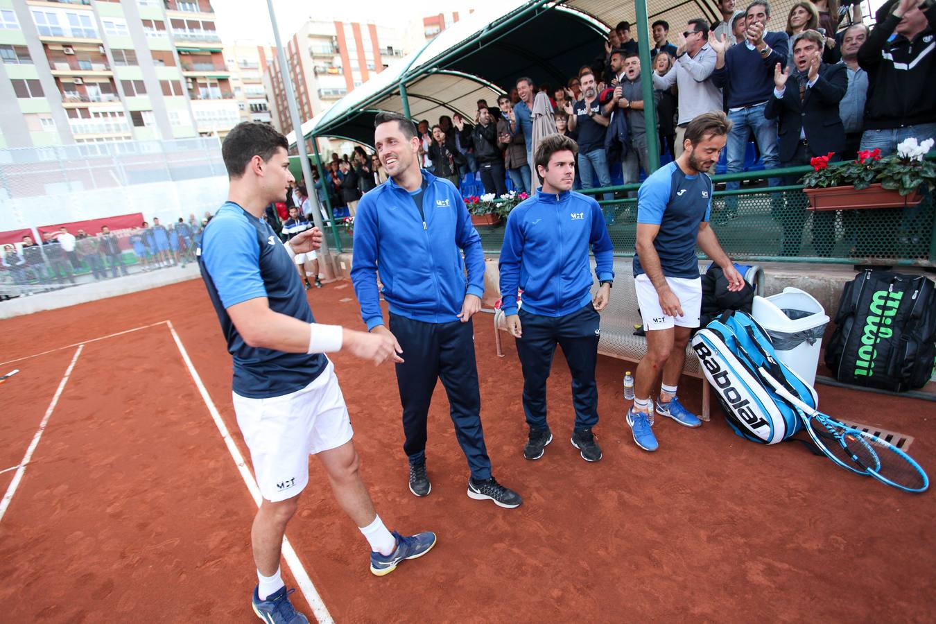 El equipo murciano se impone al Barcino por cuatro victorias a tres y logra hacer historia al conseguir por primera vez el título de campeón nacional