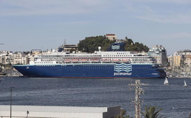 El crucero 'Horizon' en el puerto de Cartagena.