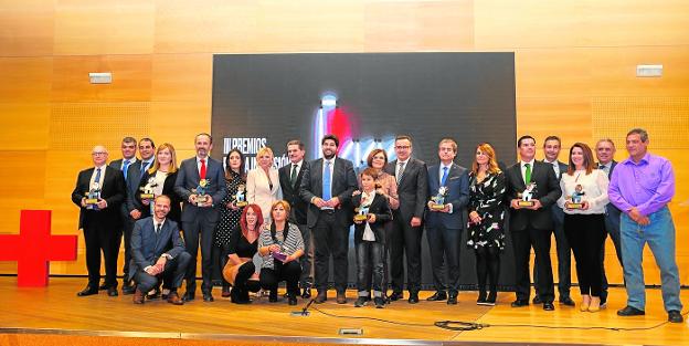 Los galardonados de los III Premios por la Inserción Laboral de Cruz Roja en la Región de Murcia. C.R