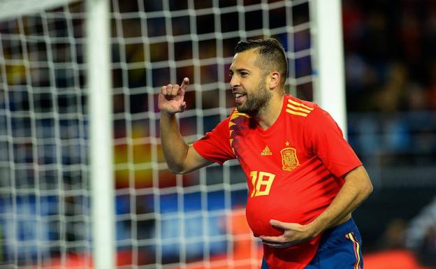 Jordi Alba celebra su último gol con la selección.