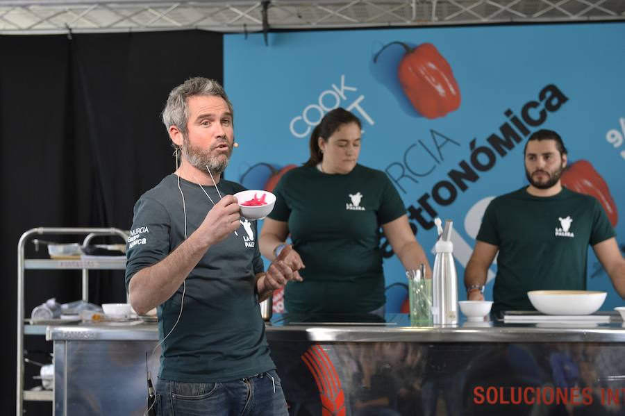 ‘Nuevos usos del salazón en colaboración con el departamento de I+D Ricardo Fuentes. Presentación del Perro limón’, ponencia de José Cremades (La Palera).