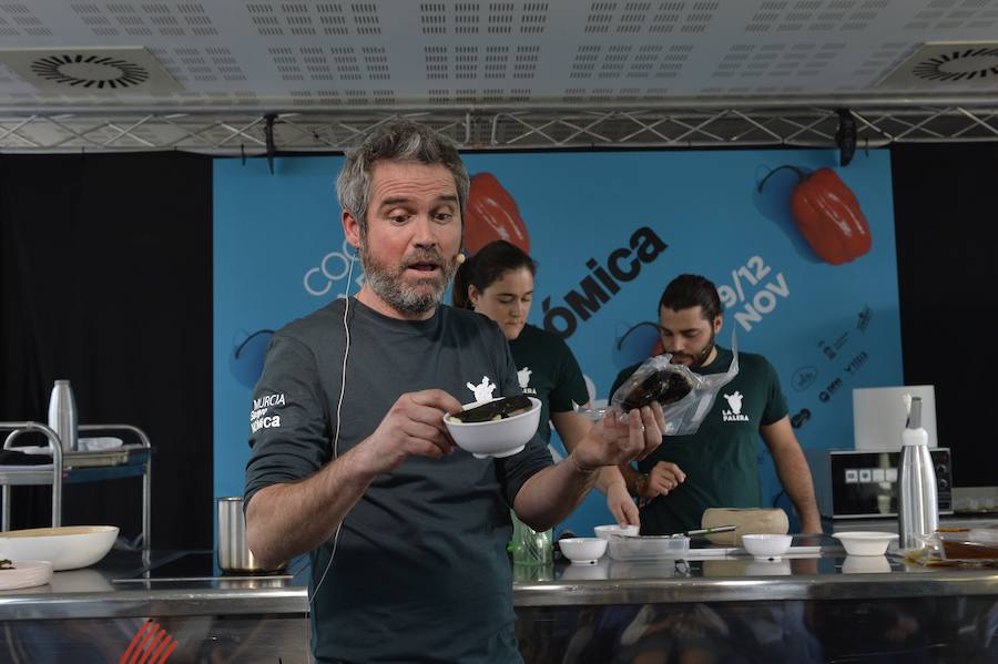 ‘Nuevos usos del salazón en colaboración con el departamento de I+D Ricardo Fuentes. Presentación del Perro limón’, ponencia de José Cremades (La Palera).