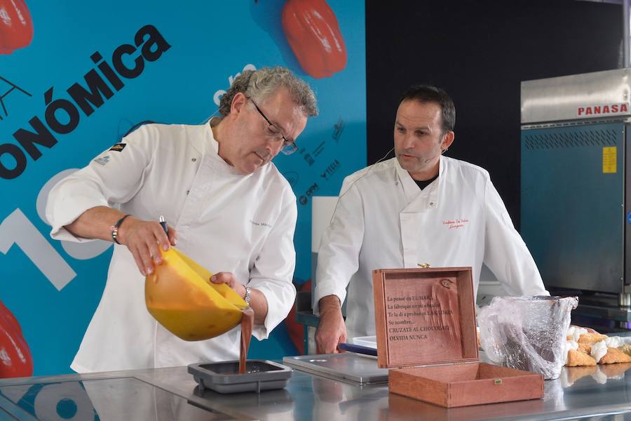 El dulce llegó a Murcia Gastronómica con 'Crúzate al chocolate', la ponencia de Andrés Mármol (La Gloria) y Joaquín Ramos (Las Delicias). 