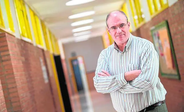 José Manuel Herrero, durante una visita al colegio Infante Don Juan Manuel de Murcia. 