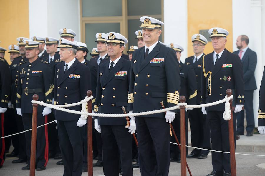 Manuel Garat Caramé, que continuará su visita por las unidades de la Armada de la ciudad portuaria este martes 13, fue designado en su nuevo cargo el 21 de septiembre por el Consejo de Ministros