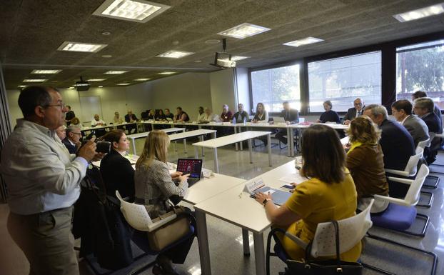 Imagen de la reunión de la Mesa de la Función Pública.