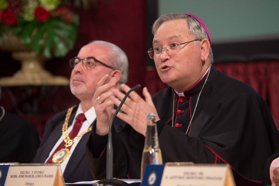 El presidente de la Universidad Católica justifica la ausencia de miembros del Ejecutivo de López Miras en el acto de apertura del curso académico porque «hemos querido estar en paz»