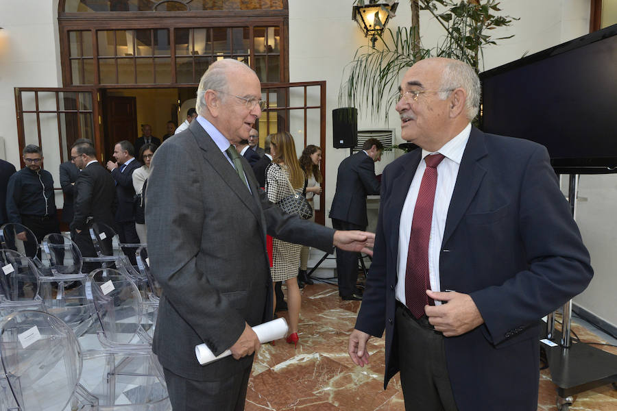 El presidente de Bankia reconoce en el Foro Nueva Murcia estar «muy satisfecho» con la fusión con BMN porque el objetivo es que fuera un proceso «rápido y eficaz»