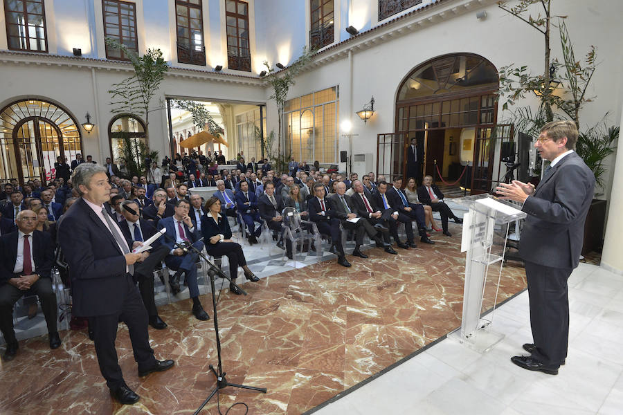 El presidente de Bankia reconoce en el Foro Nueva Murcia estar «muy satisfecho» con la fusión con BMN porque el objetivo es que fuera un proceso «rápido y eficaz»