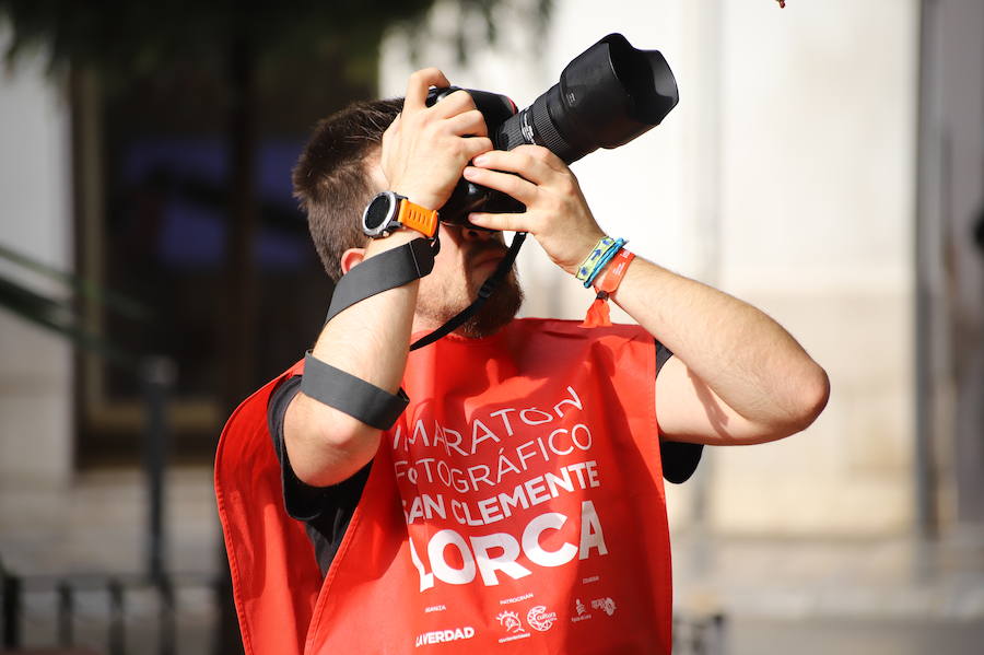 Unos cien fotógrafos participan en este concurso, organizado por 'La Verdad'