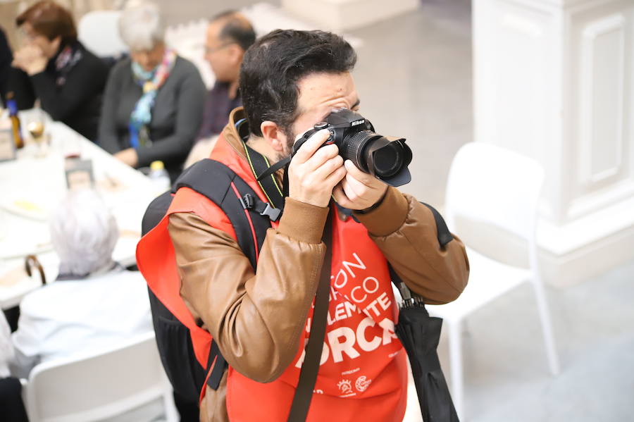 Unos cien fotógrafos participan en este concurso, organizado por 'La Verdad'