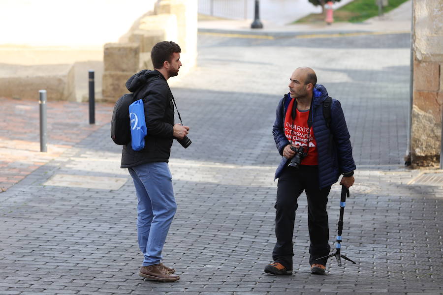 Unos cien fotógrafos participan en este concurso, organizado por 'La Verdad'