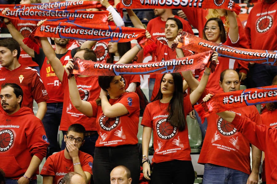 Los universitarios consiguen la tercera victoria de la temporada sobre el Monbus Obradoiro.
