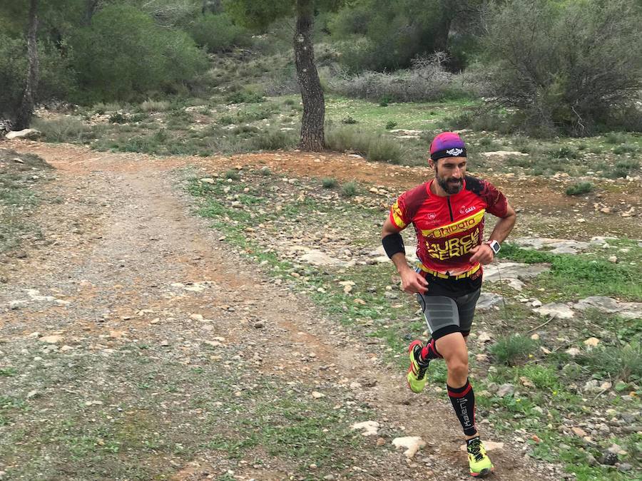 El atleta del Wapaventura se lleva la Anibal Legend con un tiempo de 2:25:38, por los 2:38:21 para la corredora del Espuña Trail