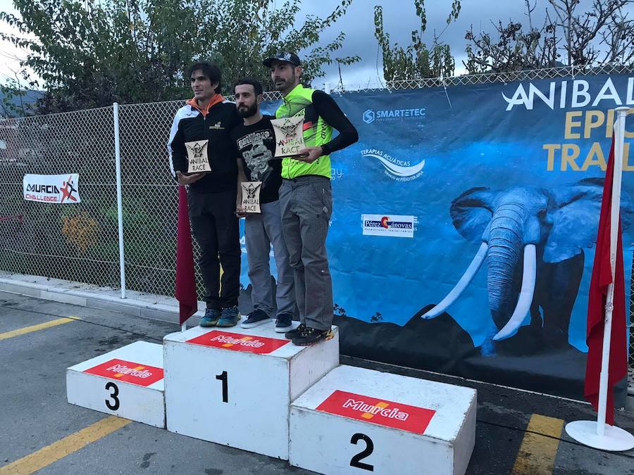 El atleta del Wapaventura se lleva la Anibal Legend con un tiempo de 2:25:38, por los 2:38:21 para la corredora del Espuña Trail