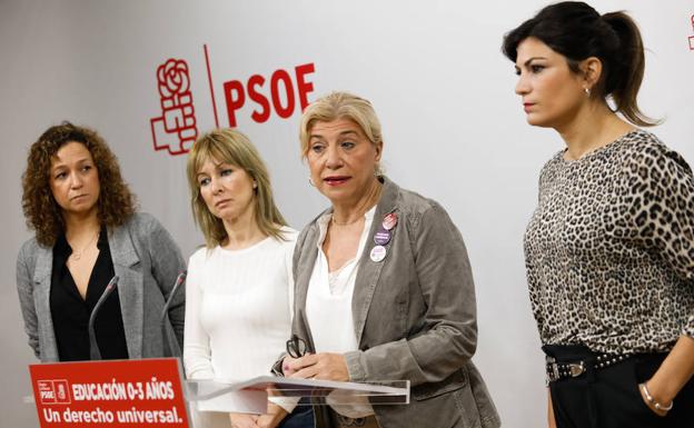 Rueda de prensa en el PSRM-PSOE de Isabel Casalduero, María José Pérez, Gloria Alarcón e Inma Sánchez Roca.