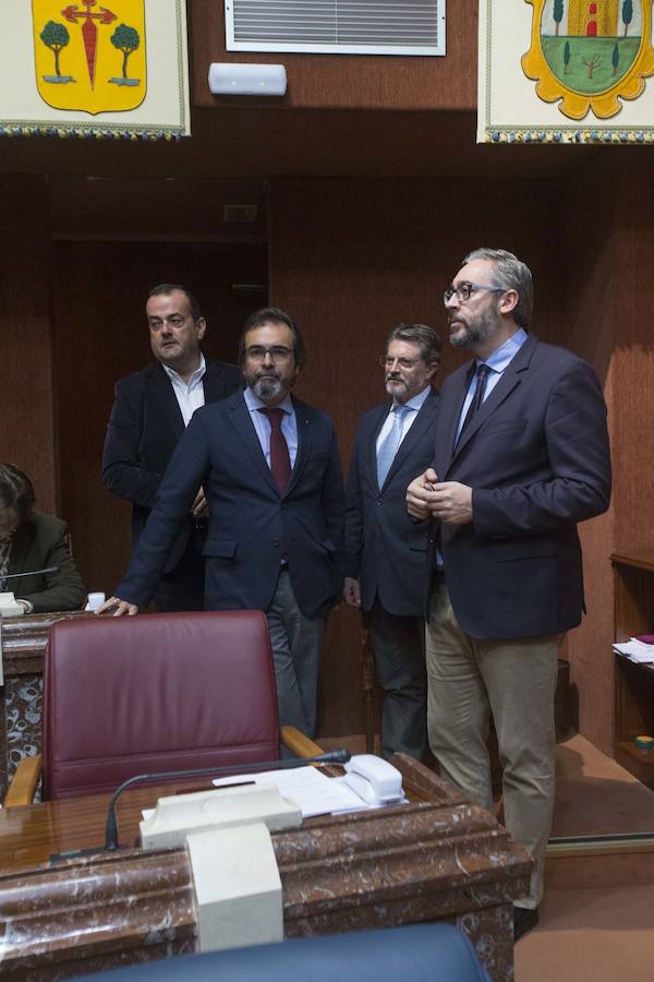 Los portavoces se han reunido en la mañana de este jueves para concretar el orden de las mociones.