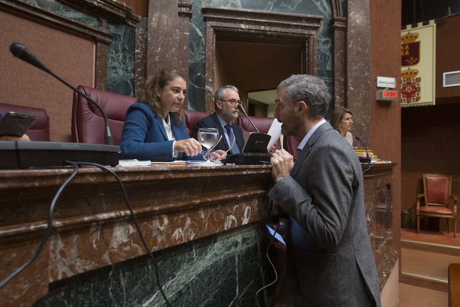 Los portavoces se han reunido en la mañana de este jueves para concretar el orden de las mociones.