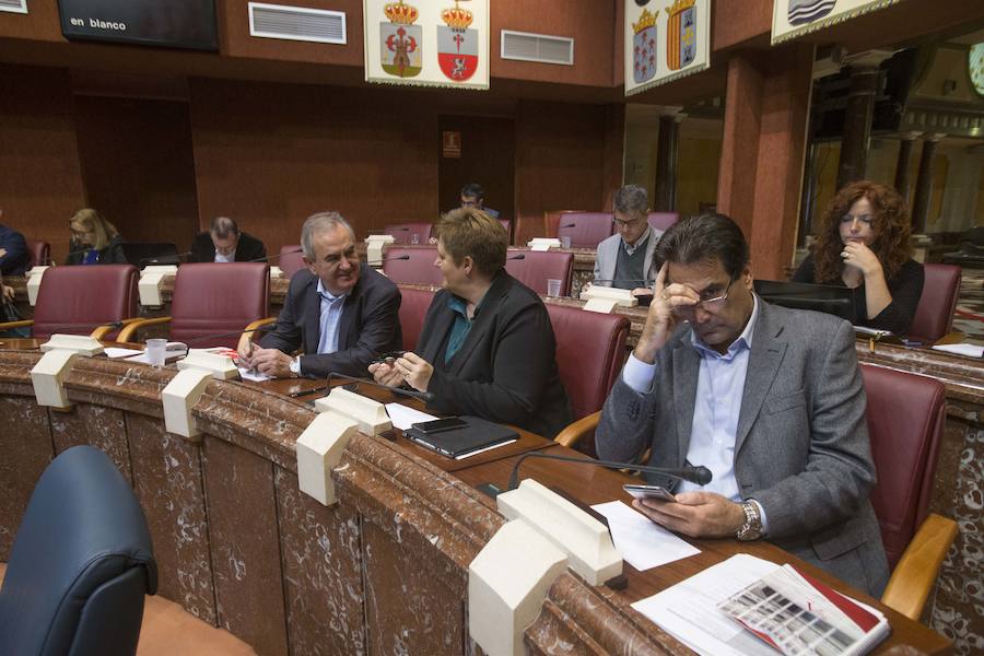 Los portavoces se han reunido en la mañana de este jueves para concretar el orden de las mociones.