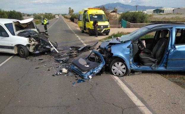 Dos de los vehículos accidentados en el siniestro que tuvo lugar en Totana.