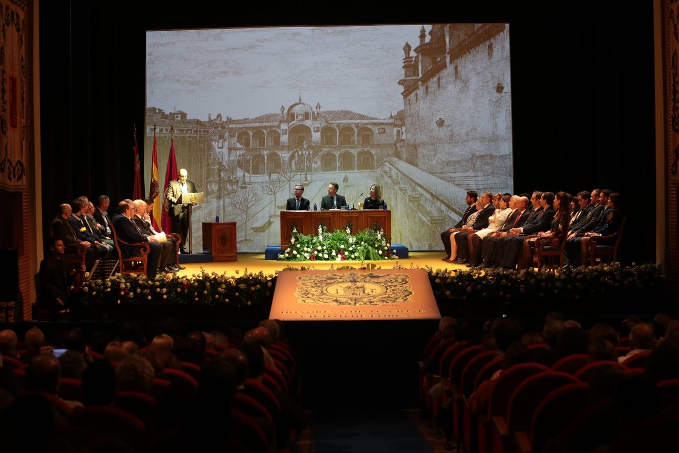 Gil Jódar reclama mejores comunicaciones para el turismo y el comercio local