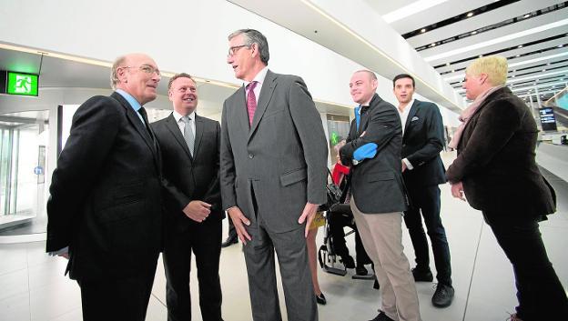 Javier Marín, director general de Aena, Pedro Vicente Gallut y Mariano Menor, en Corvera. 