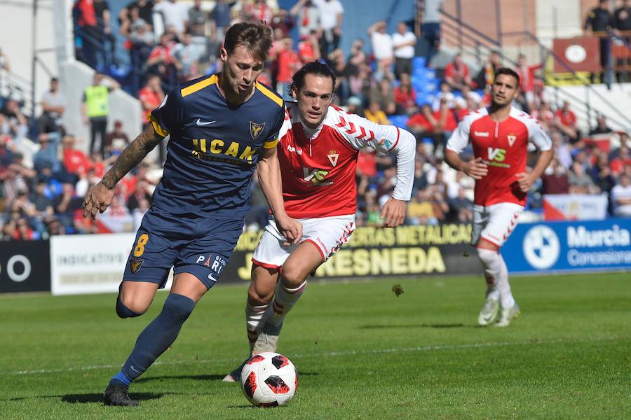 Los universitarios ganaron gracias a los goles de Kilian Grant y de Isi Ros, la expulsión de este último en la segunda parte marcó el dominio final de los de Herrero, que no aprovecharon la superioridad para empatar el encuentro