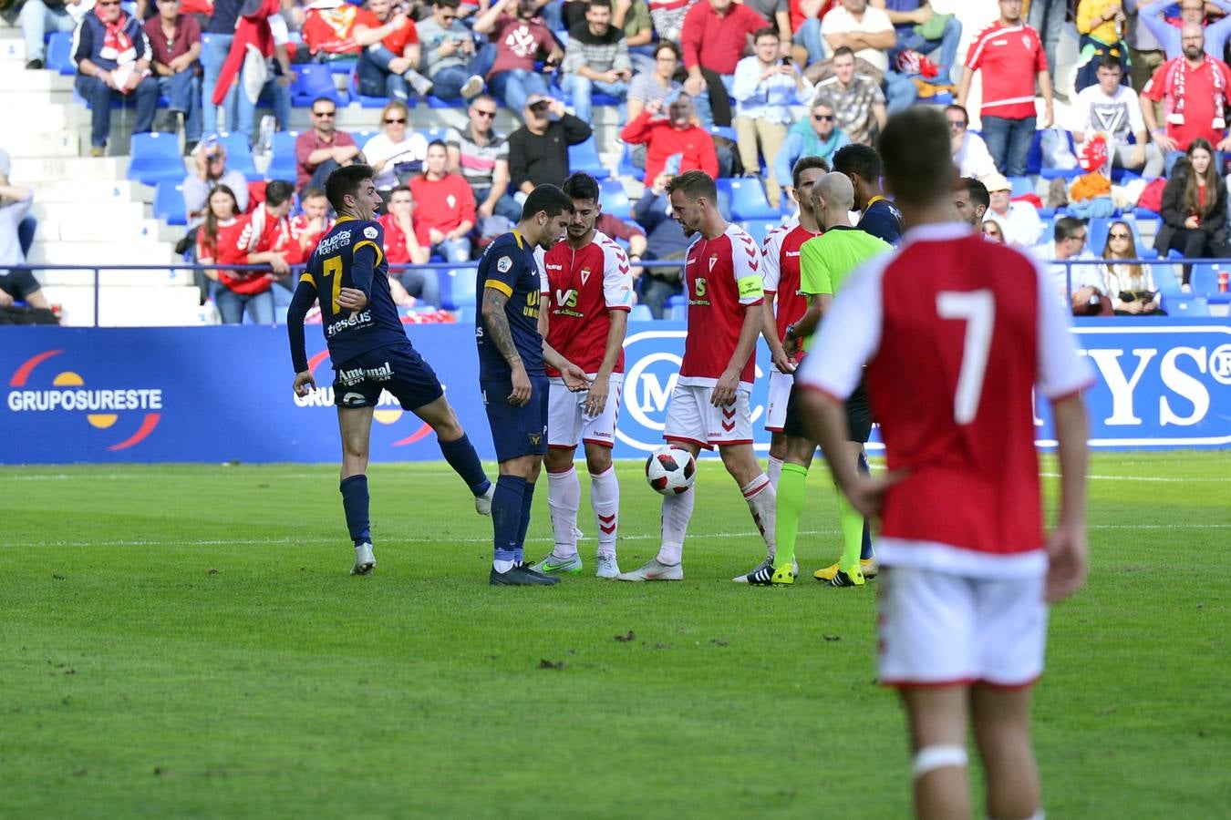 Los universitarios ganaron gracias a los goles de Kilian Grant y de Isi Ros, la expulsión de este último en la segunda parte marcó el dominio final de los de Herrero, que no aprovecharon la superioridad para empatar el encuentro