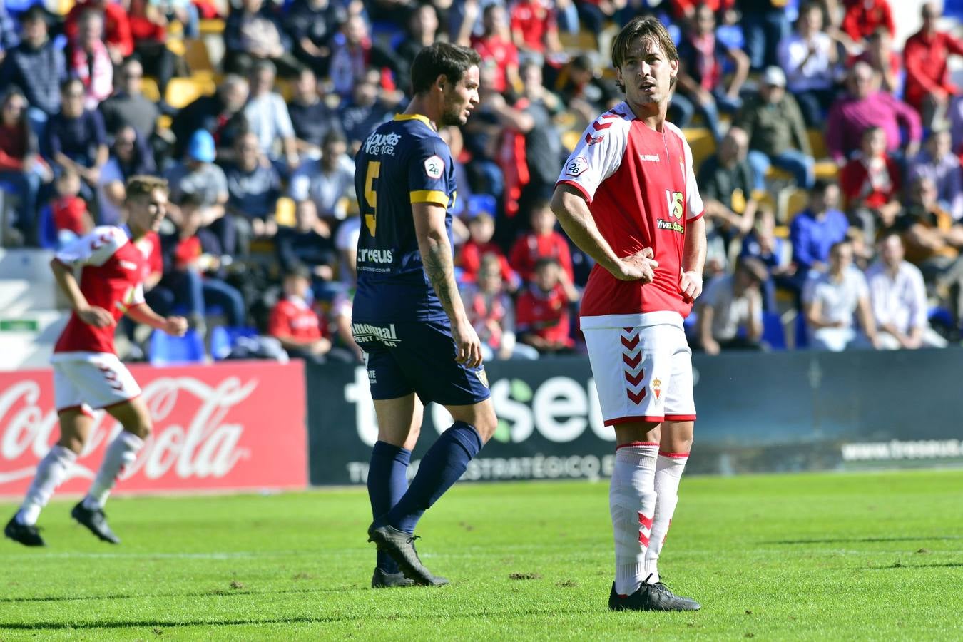 Los universitarios ganaron gracias a los goles de Kilian Grant y de Isi Ros, la expulsión de este último en la segunda parte marcó el dominio final de los de Herrero, que no aprovecharon la superioridad para empatar el encuentro