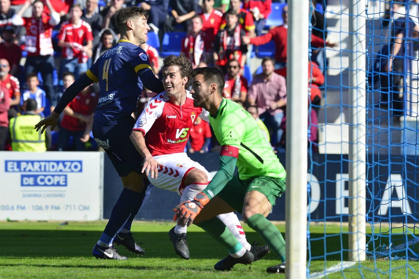 Los universitarios ganaron gracias a los goles de Kilian Grant y de Isi Ros, la expulsión de este último en la segunda parte marcó el dominio final de los de Herrero, que no aprovecharon la superioridad para empatar el encuentro